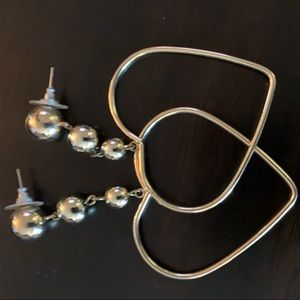 Gold sexy heart hoops 💕